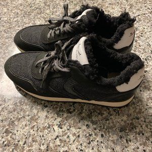 Voile Blanche Black and White Sneakers